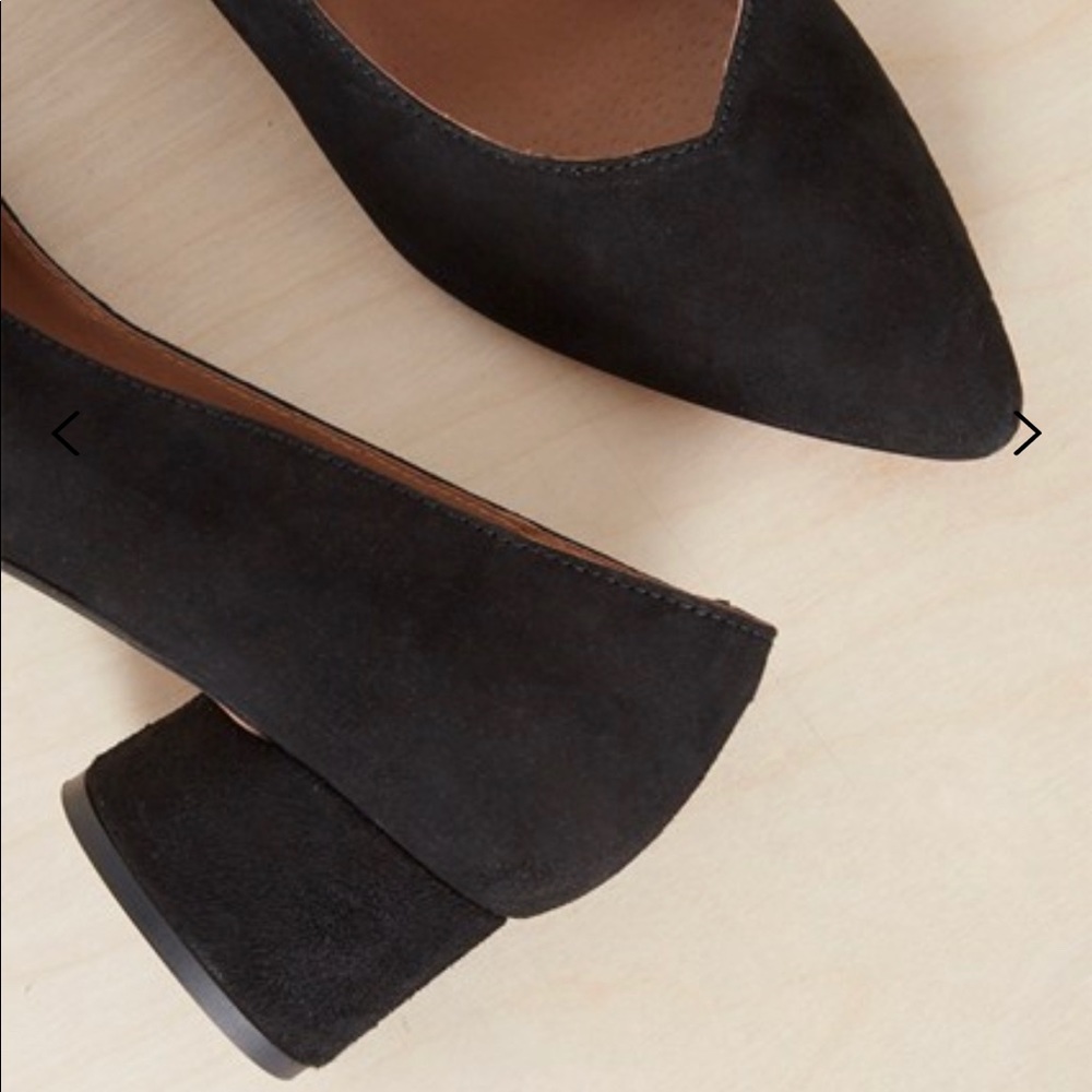French Connection “The Ani Vamp” point block heel size:8 (38) color: black